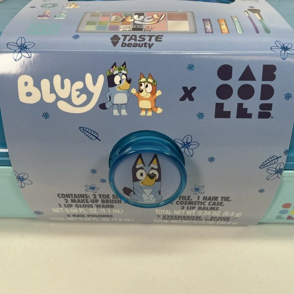 NEW Bluey X Caboodles Makeup Beauty Organizer Kit Carrying Case - 12 Piece‎ Set